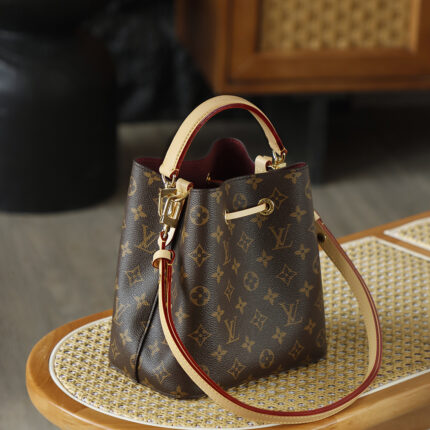 NÉONOÉ BB Handbag M46581