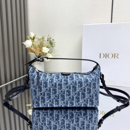 Dio.riviera Nomad Pouch Blue Spongy Dior Oblique Fabric